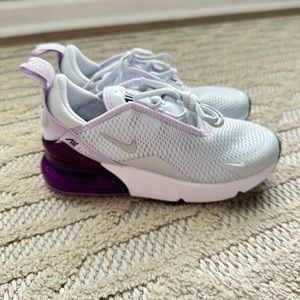 Nike girls kids 270s brand new